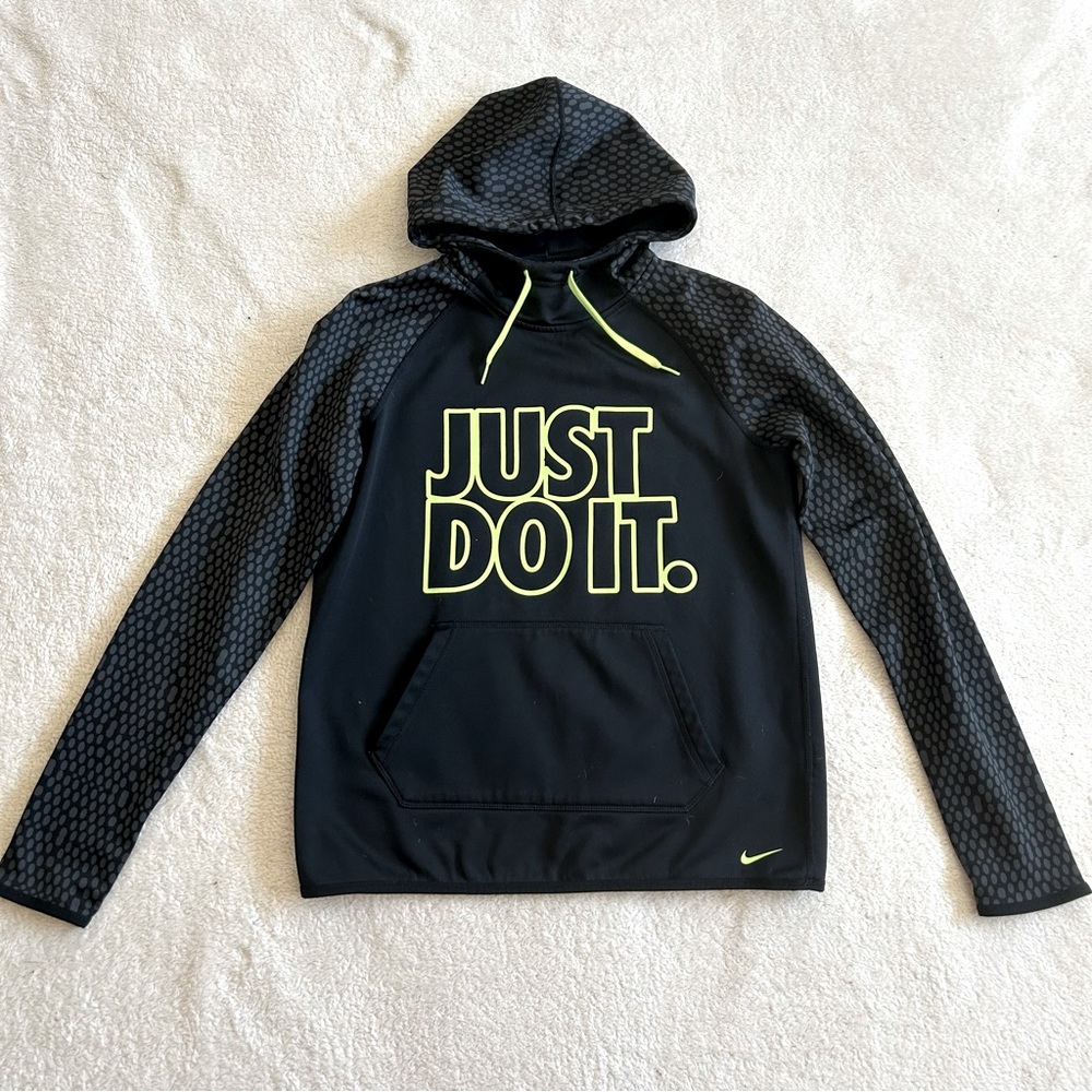 Like New Nike “Just Do it” Therma Fit Hoddie Black S